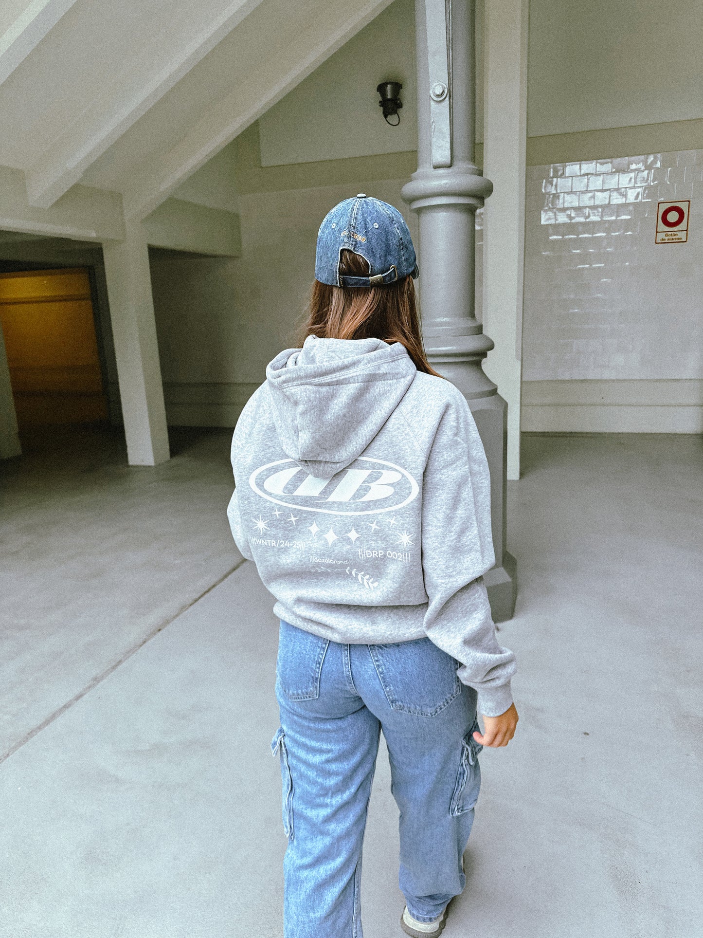 HOODIE GREY